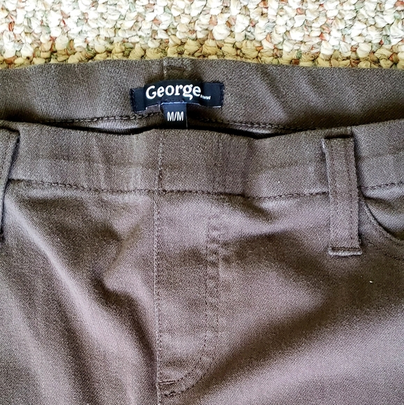 High-rise Leggings - Picture 2 of 3